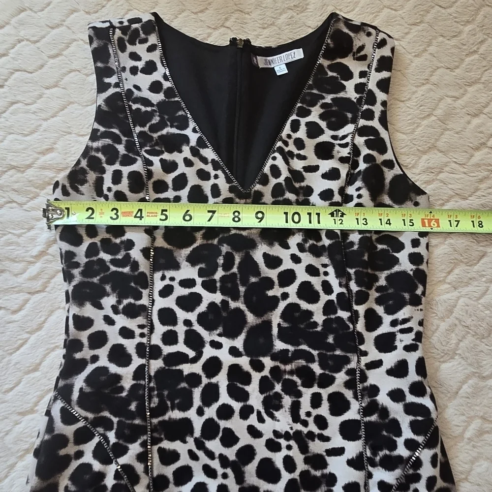 Jennifer Lopez Black & Cream Leopard Print Sleeveless Sheath Dress, Size 6 - Picture 3 of 8